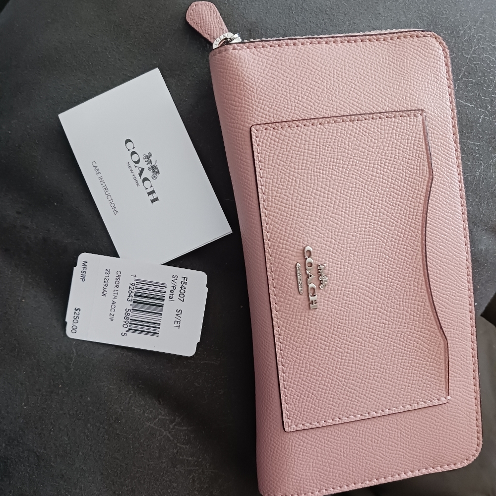 Coach zip wallet (pink)